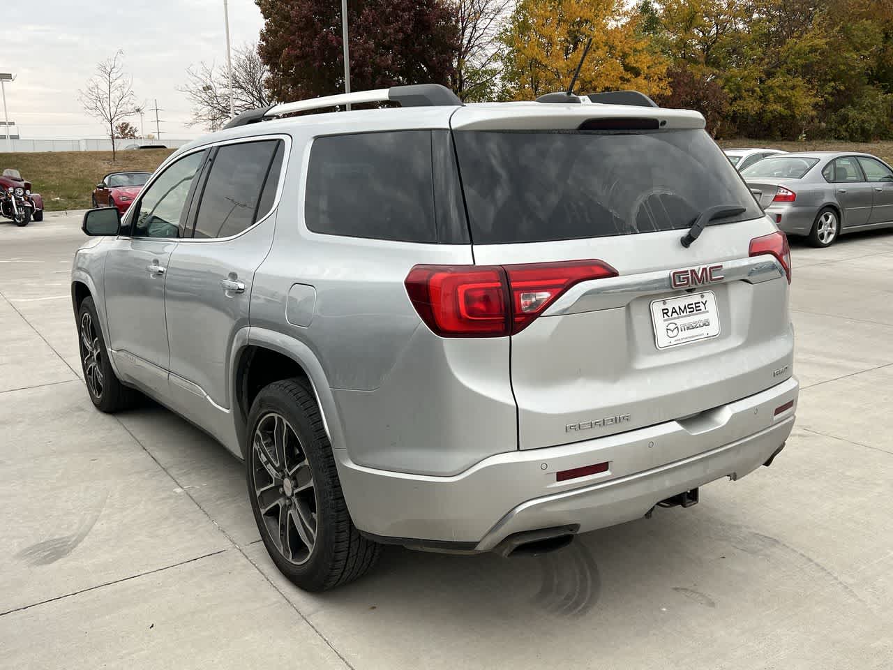 2019 GMC Acadia Denali 2