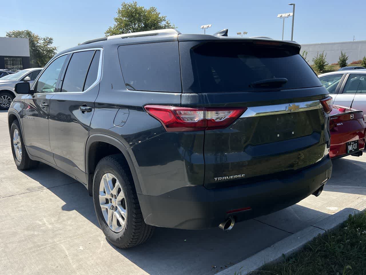 2018 Chevrolet Traverse LT Cloth 2