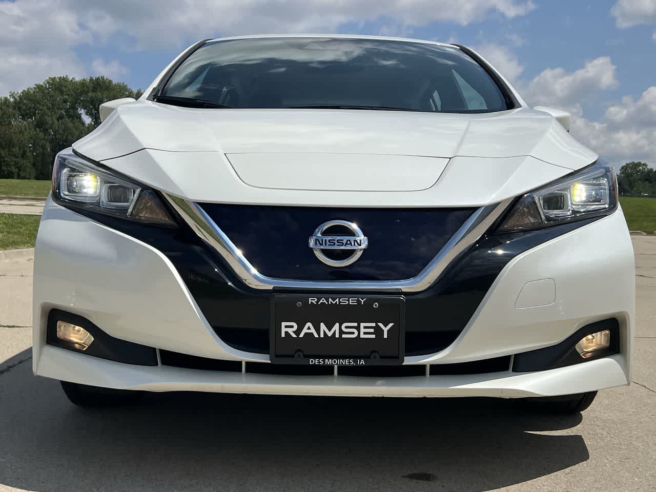 2021 Nissan LEAF SV 10