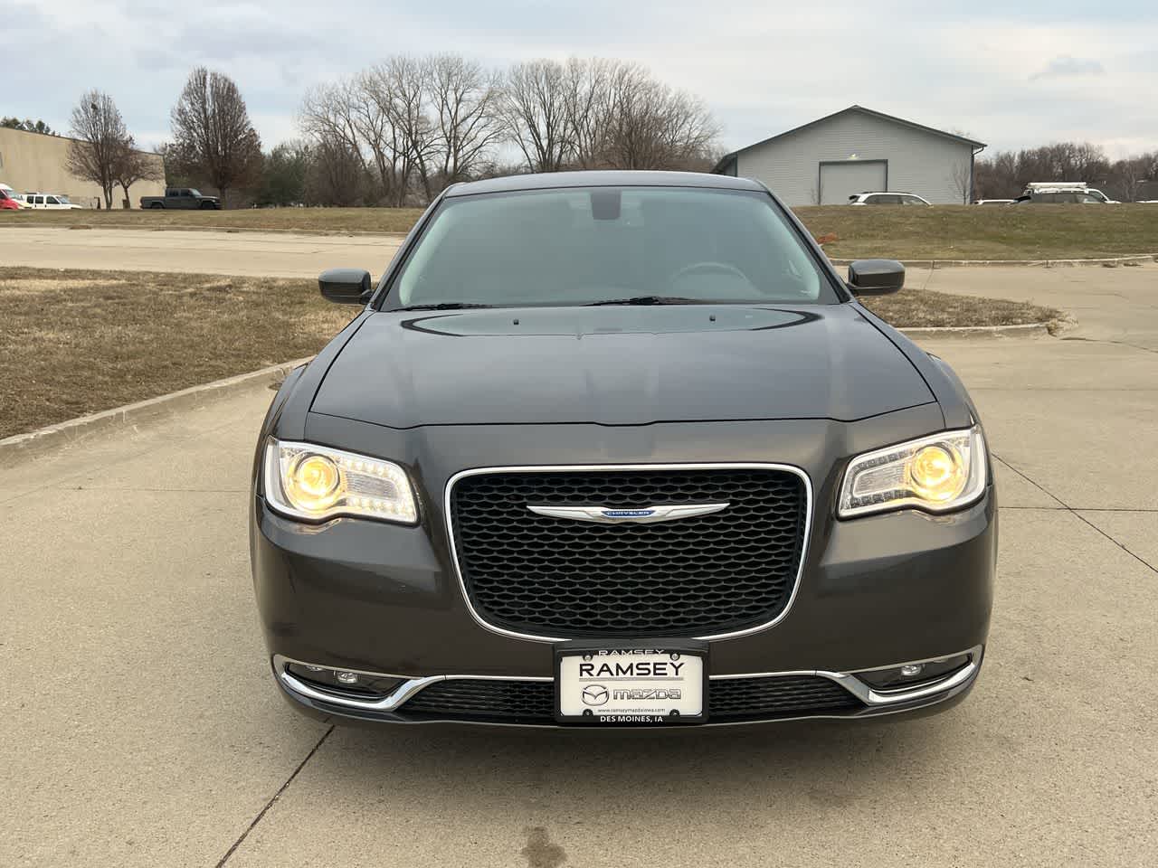 2018 Chrysler 300 Touring 9