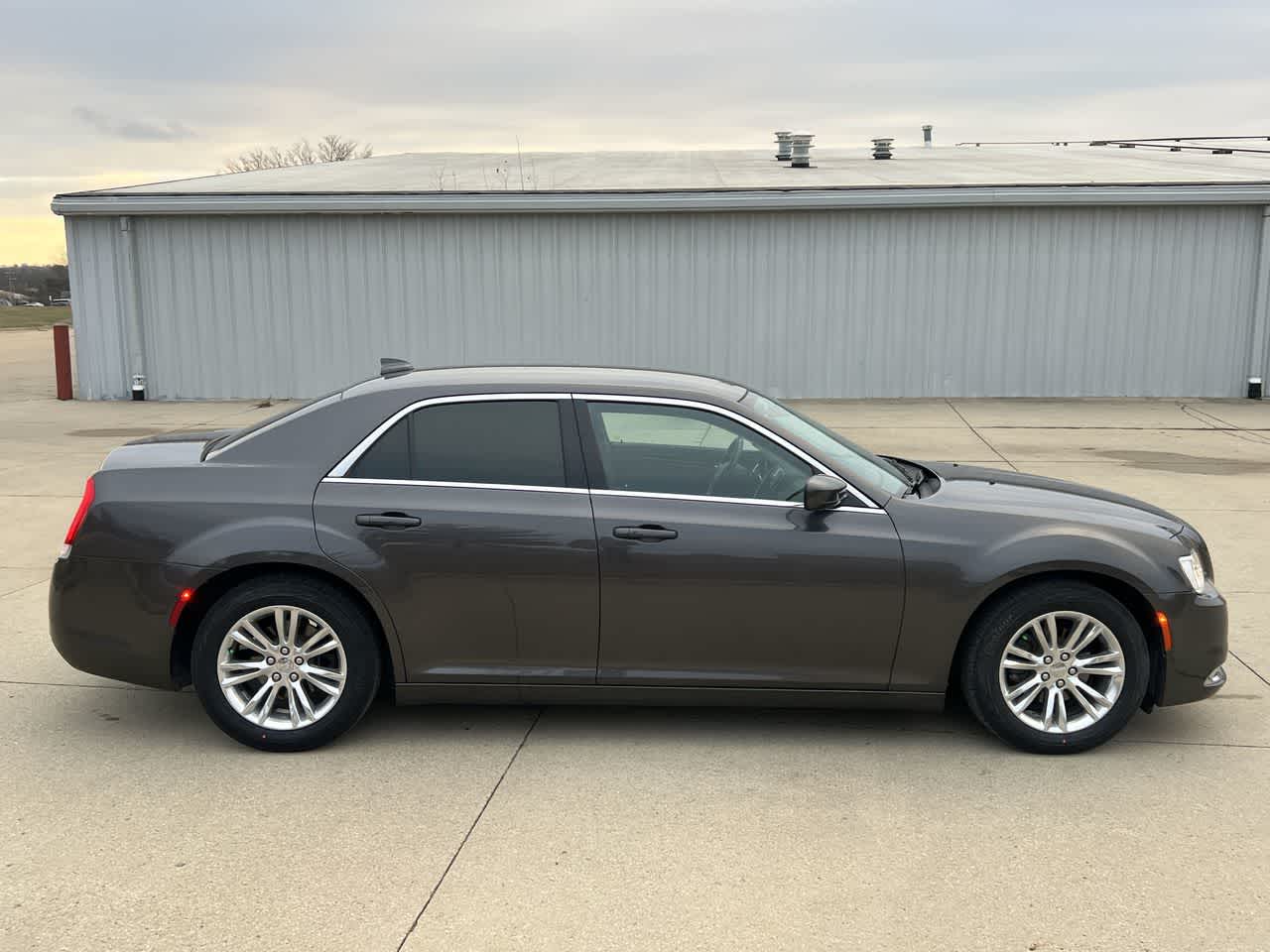 2018 Chrysler 300 Touring 7