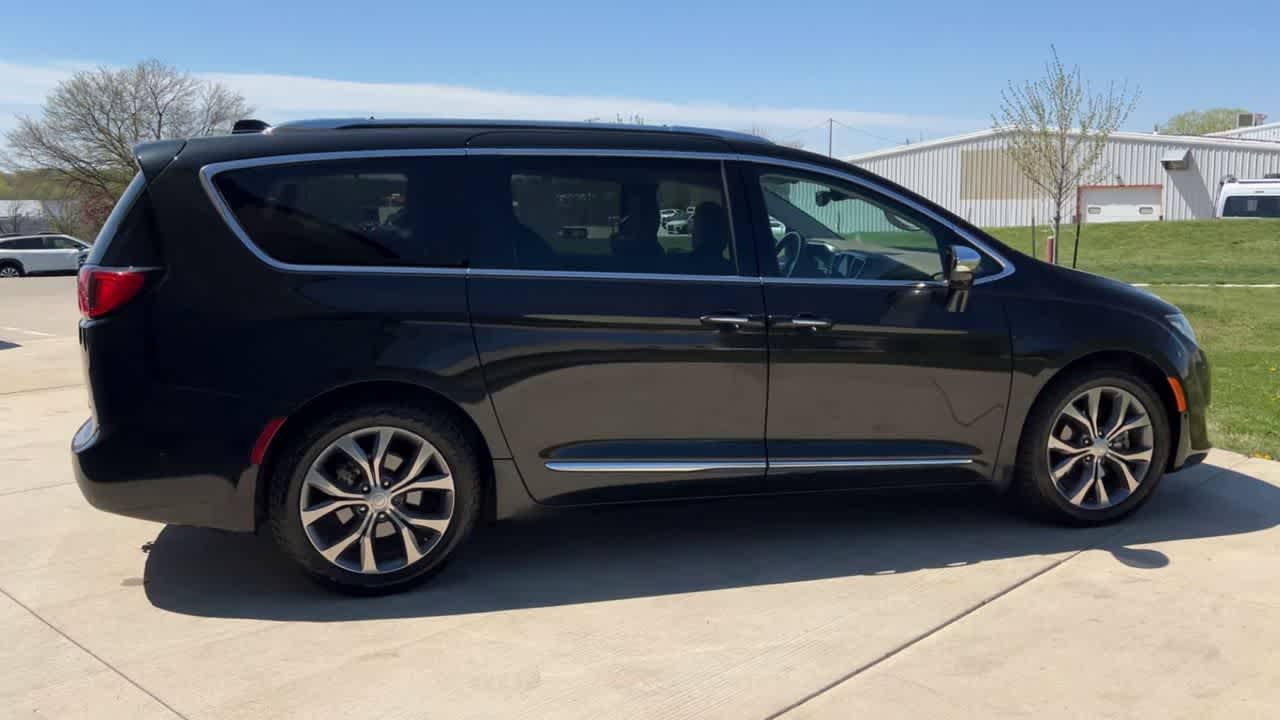 2019 Chrysler Pacifica Limited 9