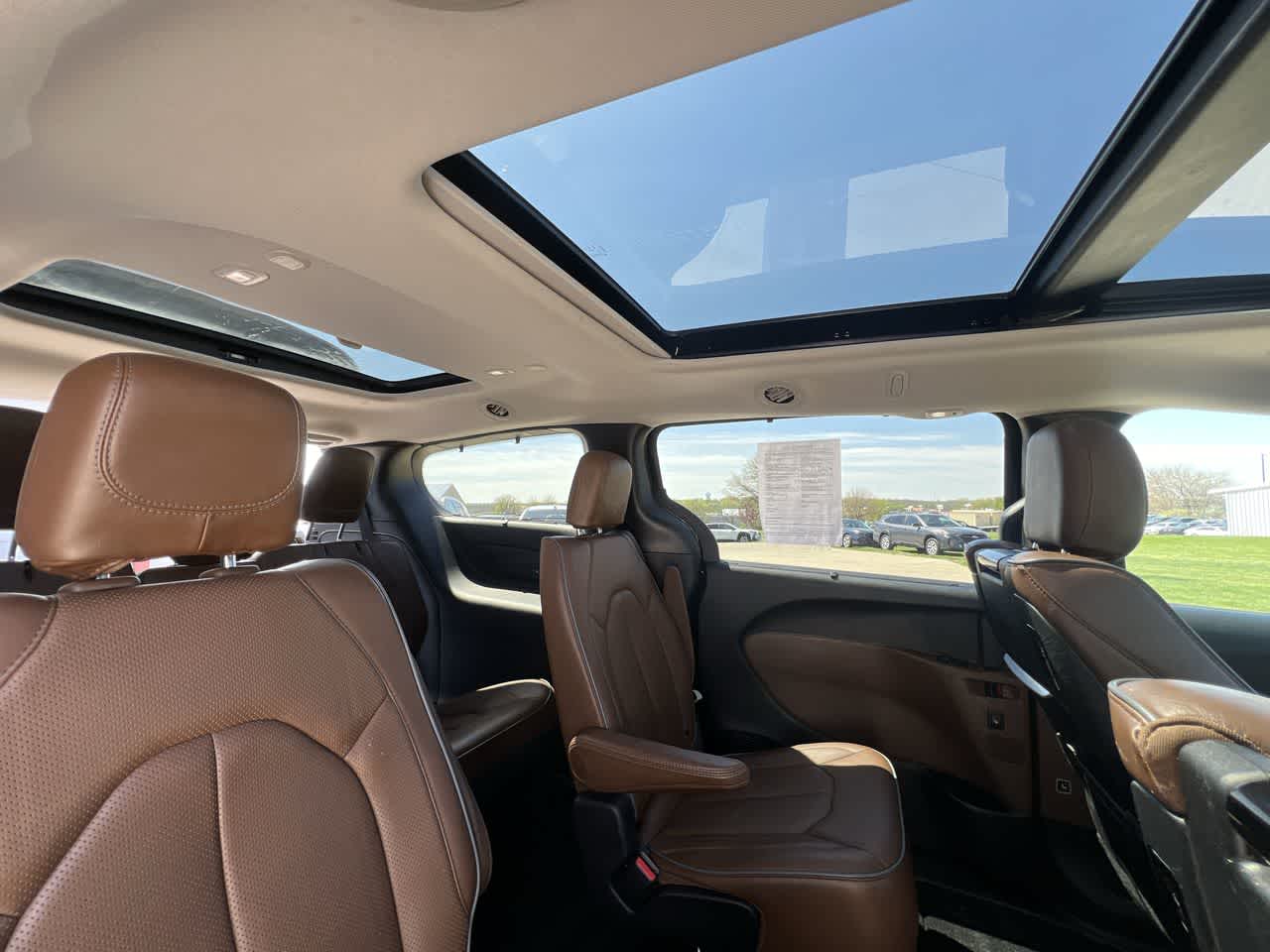 2019 Chrysler Pacifica Limited 30