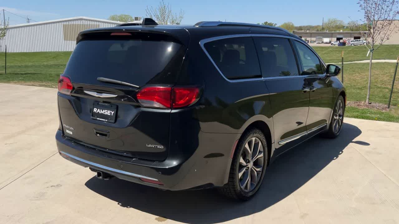 2019 Chrysler Pacifica Limited 8