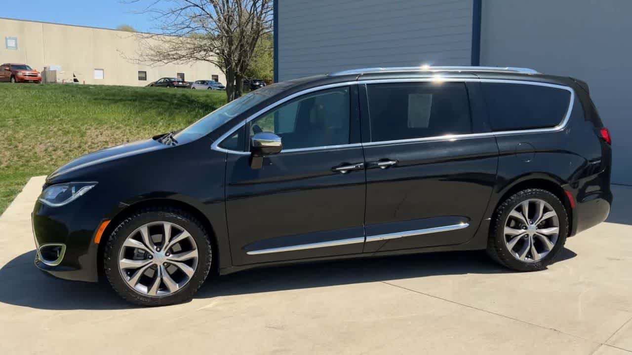 2019 Chrysler Pacifica Limited 5
