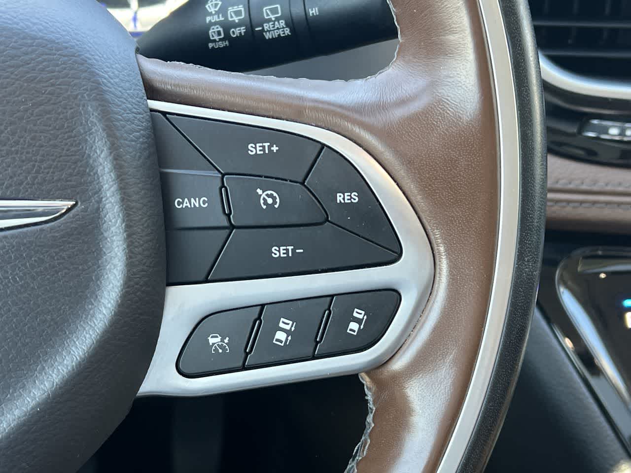 2019 Chrysler Pacifica Limited 34