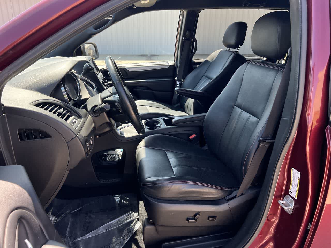 2019 Dodge Grand Caravan GT 15