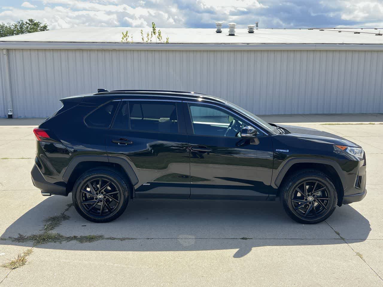 2020 Toyota RAV4 Hybrid XLE 7