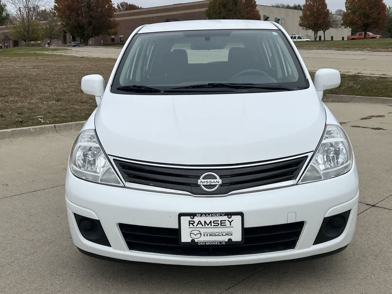 2011 Nissan Versa 1.8 S 9