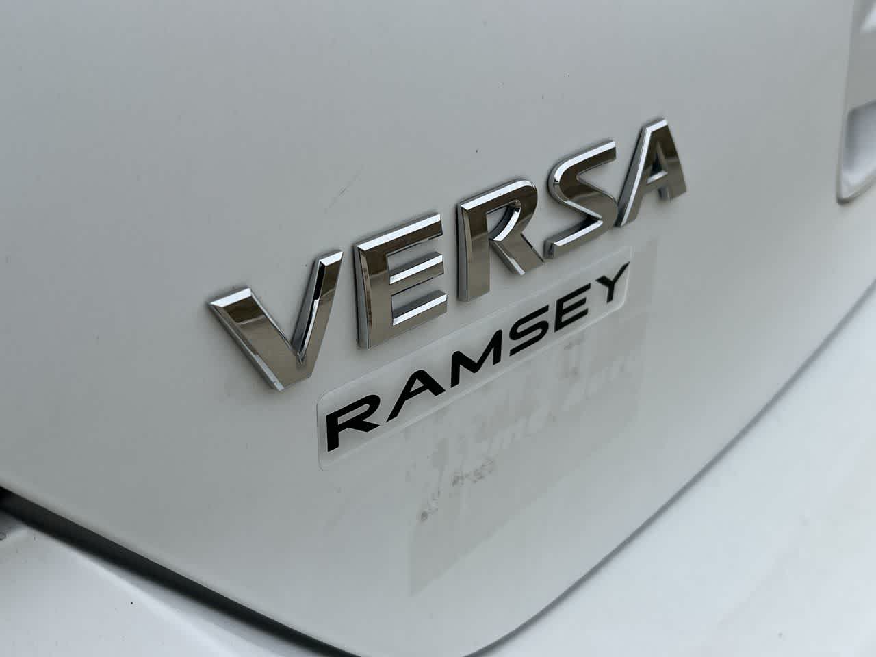 2011 Nissan Versa 1.8 S 11