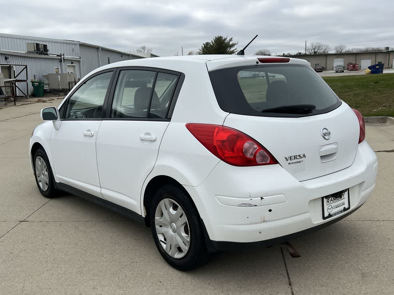 2011 Nissan Versa 1.8 S 4