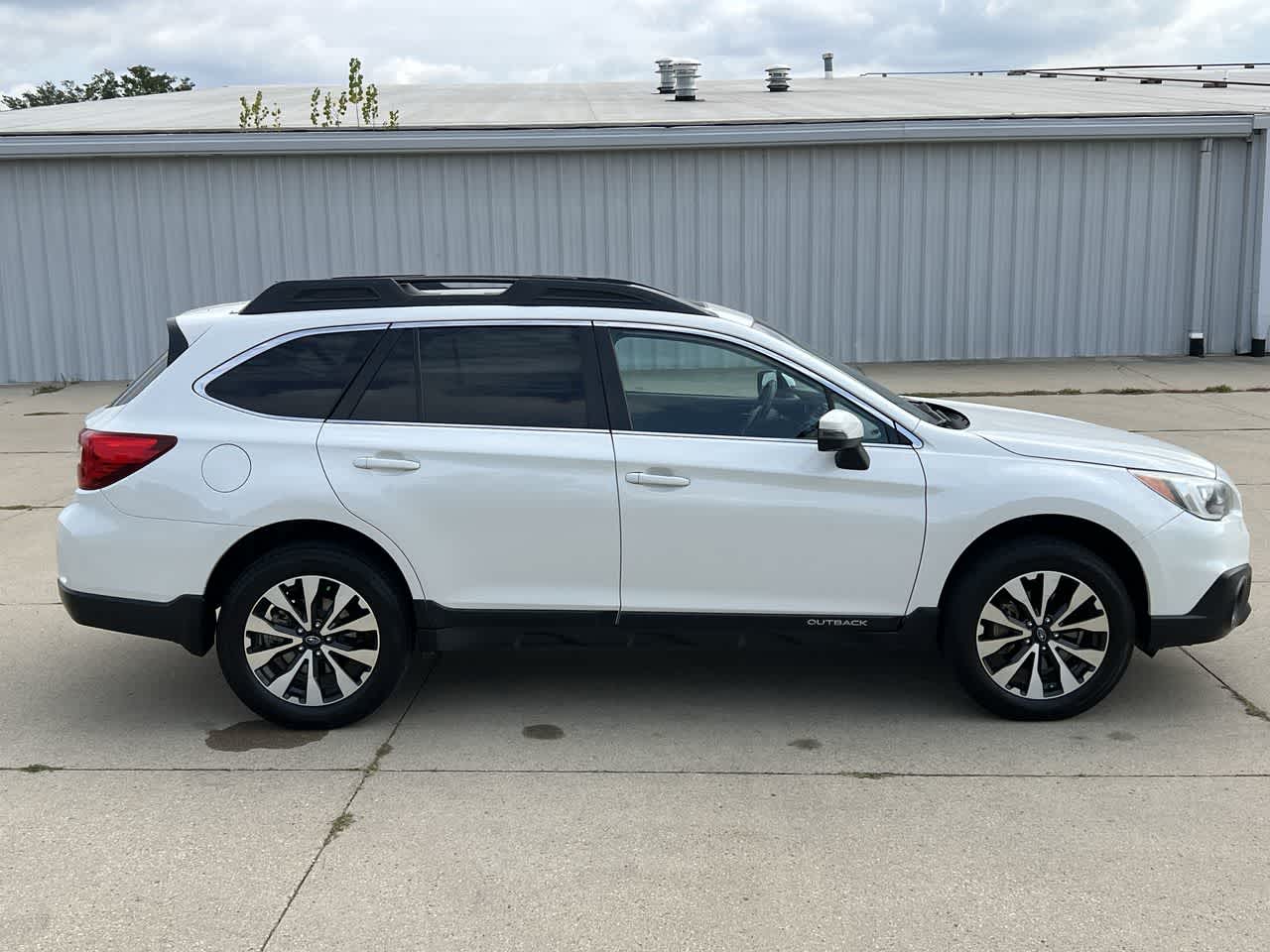 2017 Subaru Outback Limited 7