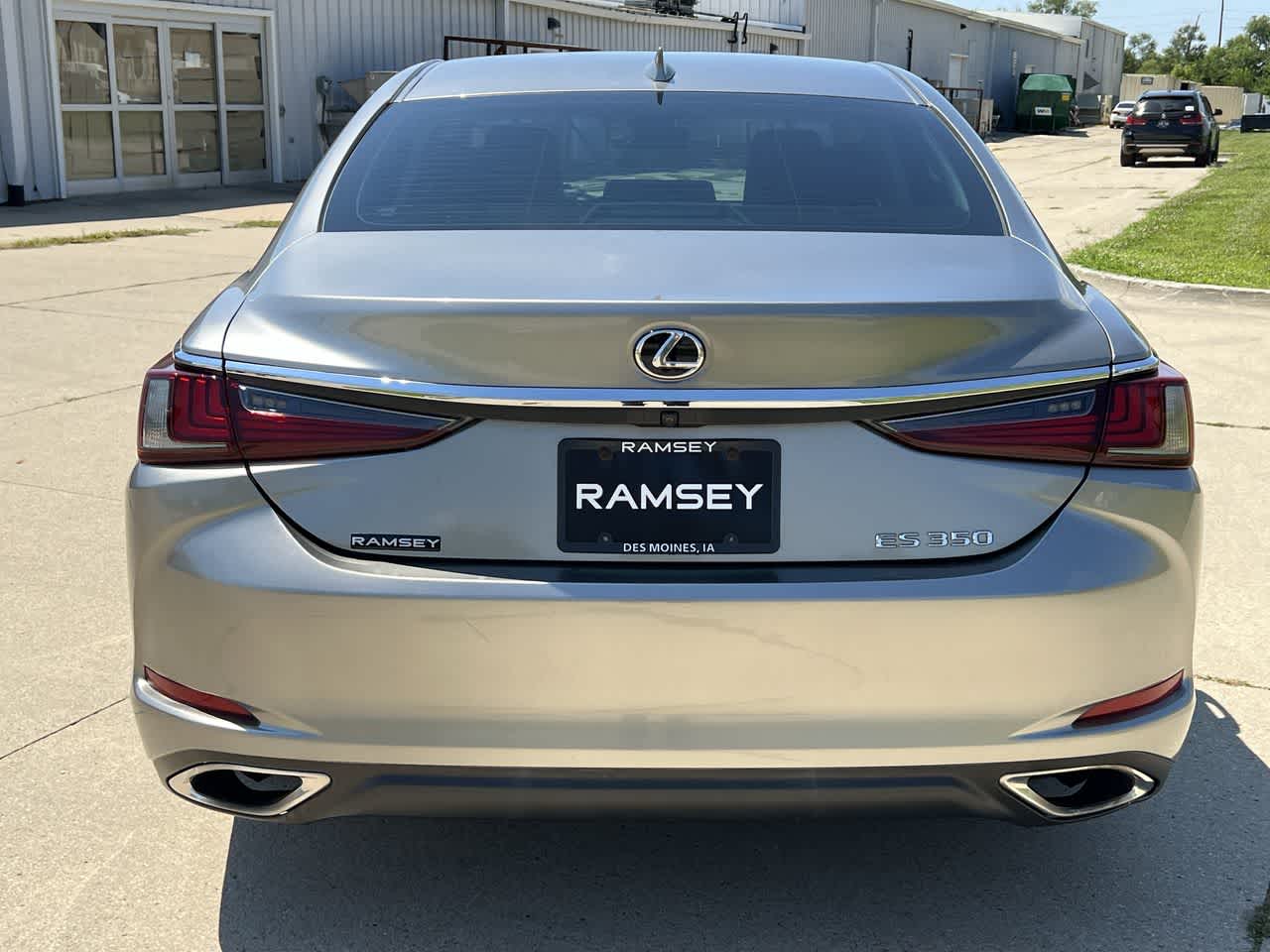 2019 Lexus ES  5