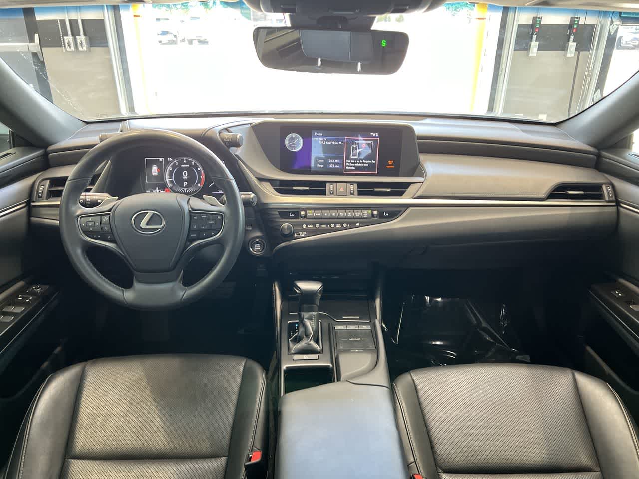 2019 Lexus ES  14