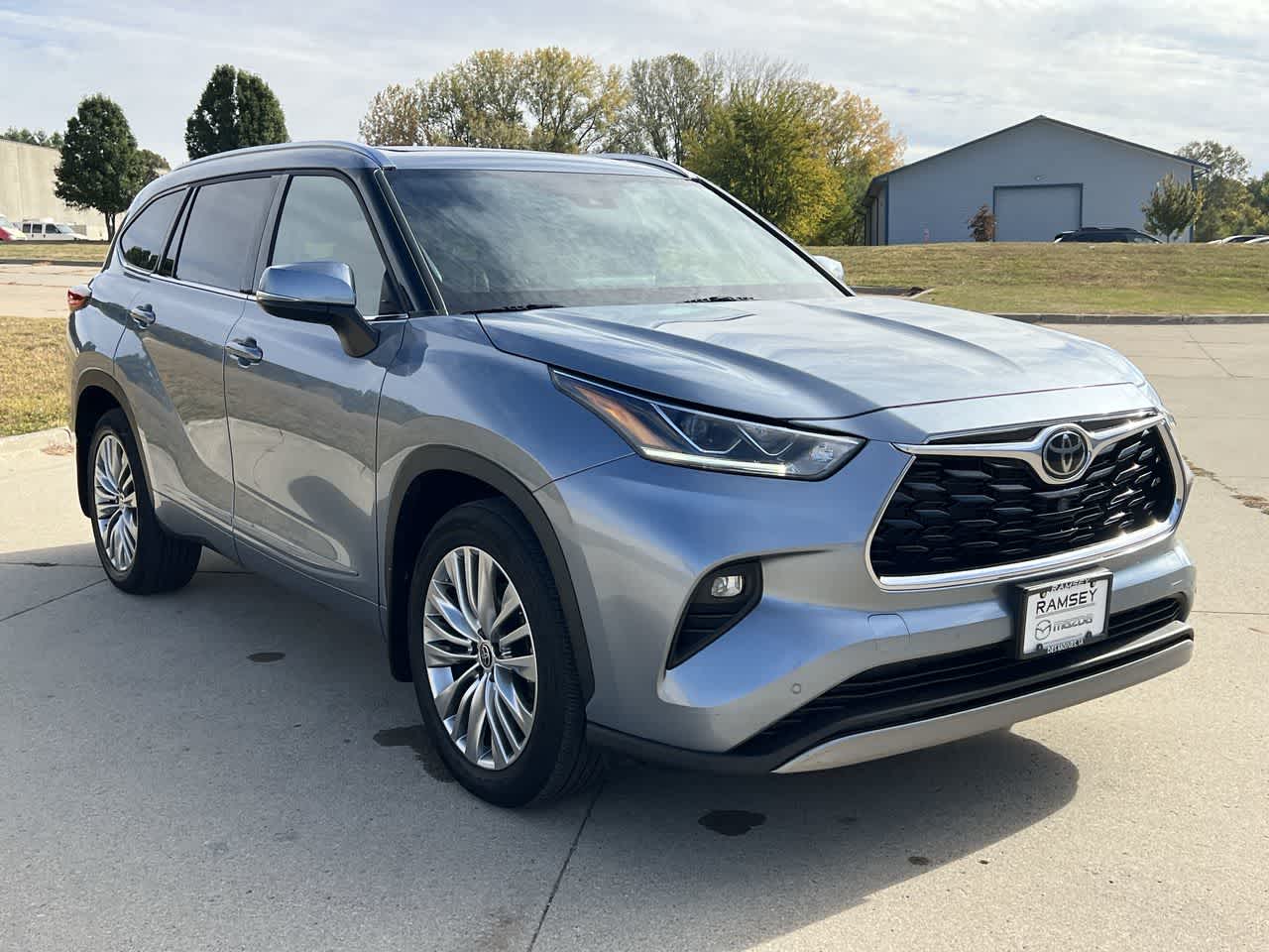 2022 Toyota Highlander Platinum 8