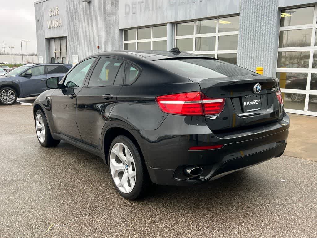 View vehicle photo 4