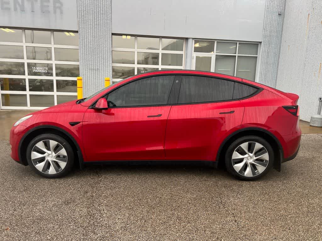 View vehicle photo 3