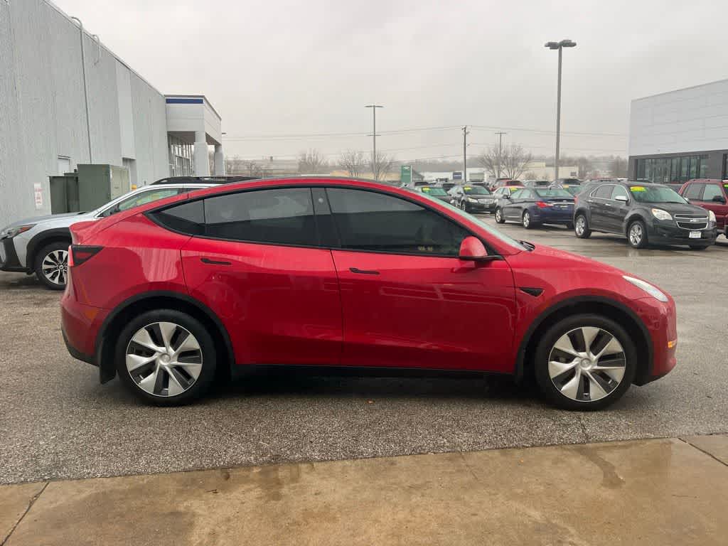 View vehicle photo 7