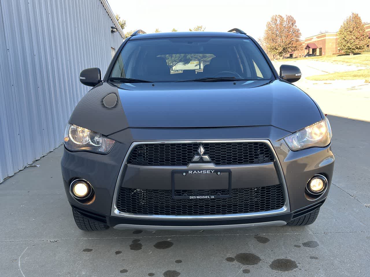 2010 Mitsubishi Outlander SE 10