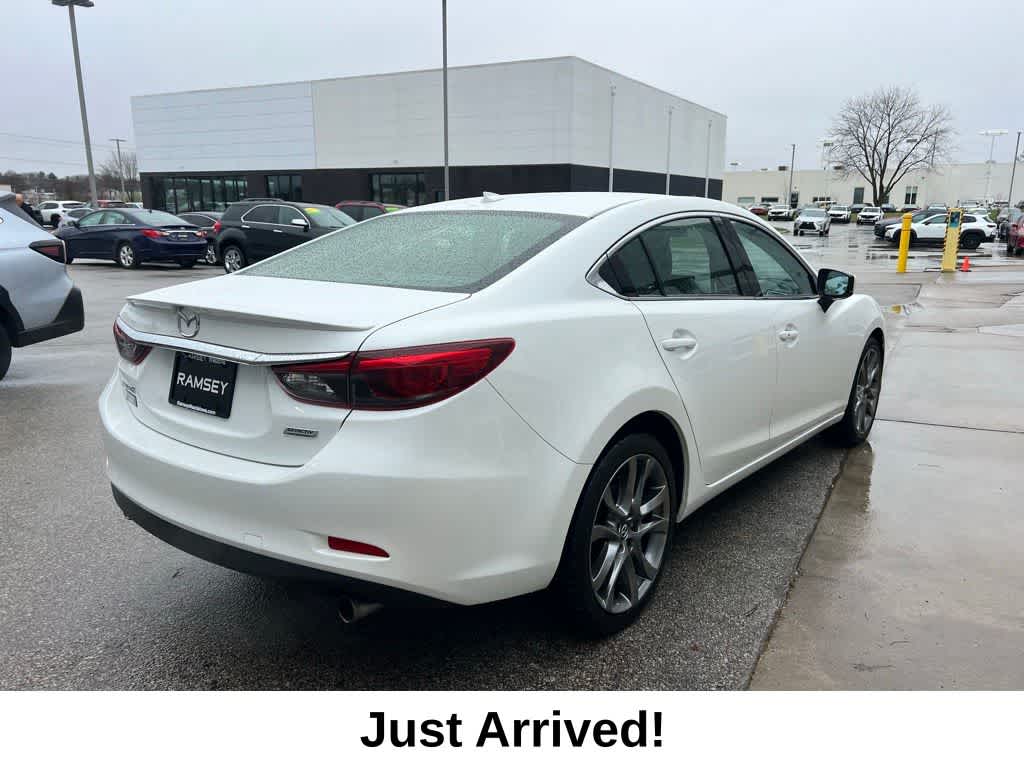 View vehicle photo 6