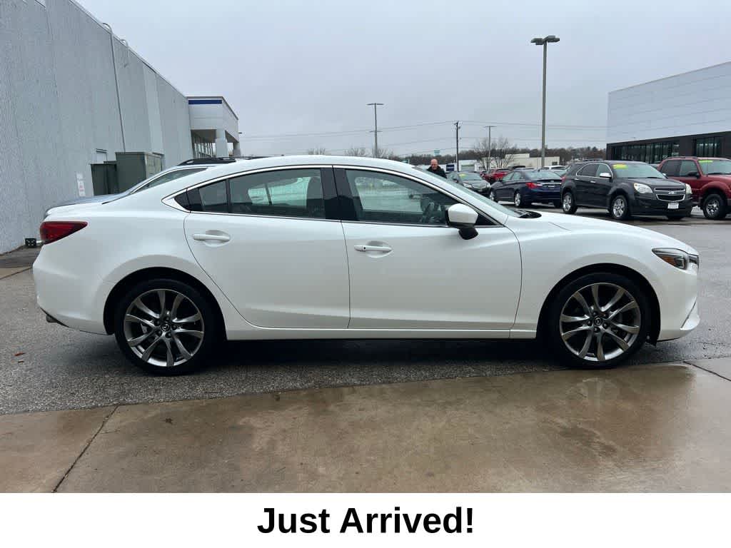 View vehicle photo 7