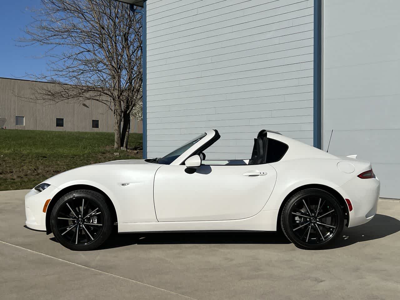 2024 Mazda MX-5 Miata RF Grand Touring 3