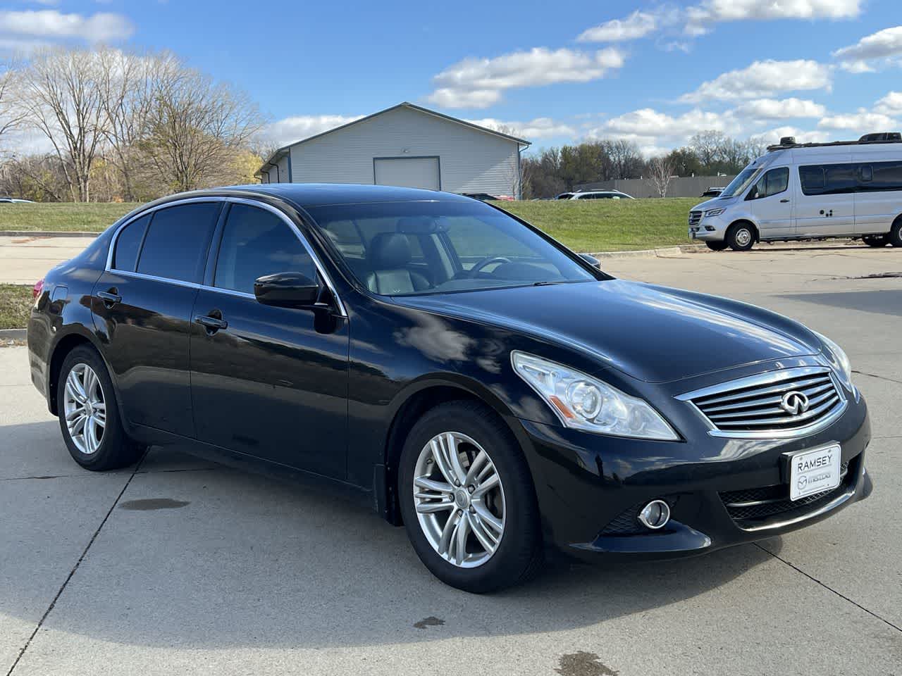 2013 INFINITI G37 x 8