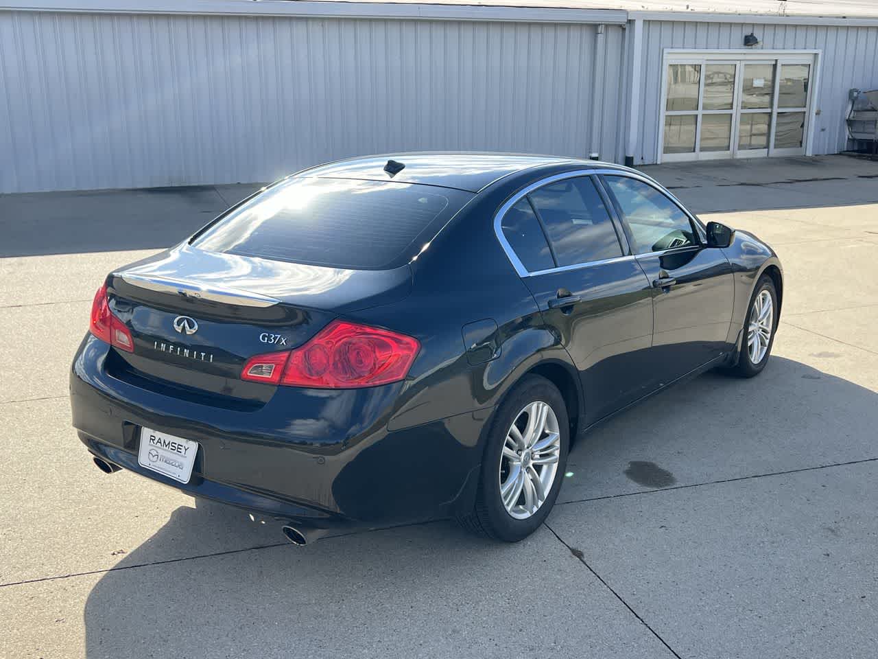 2013 INFINITI G37 x 6