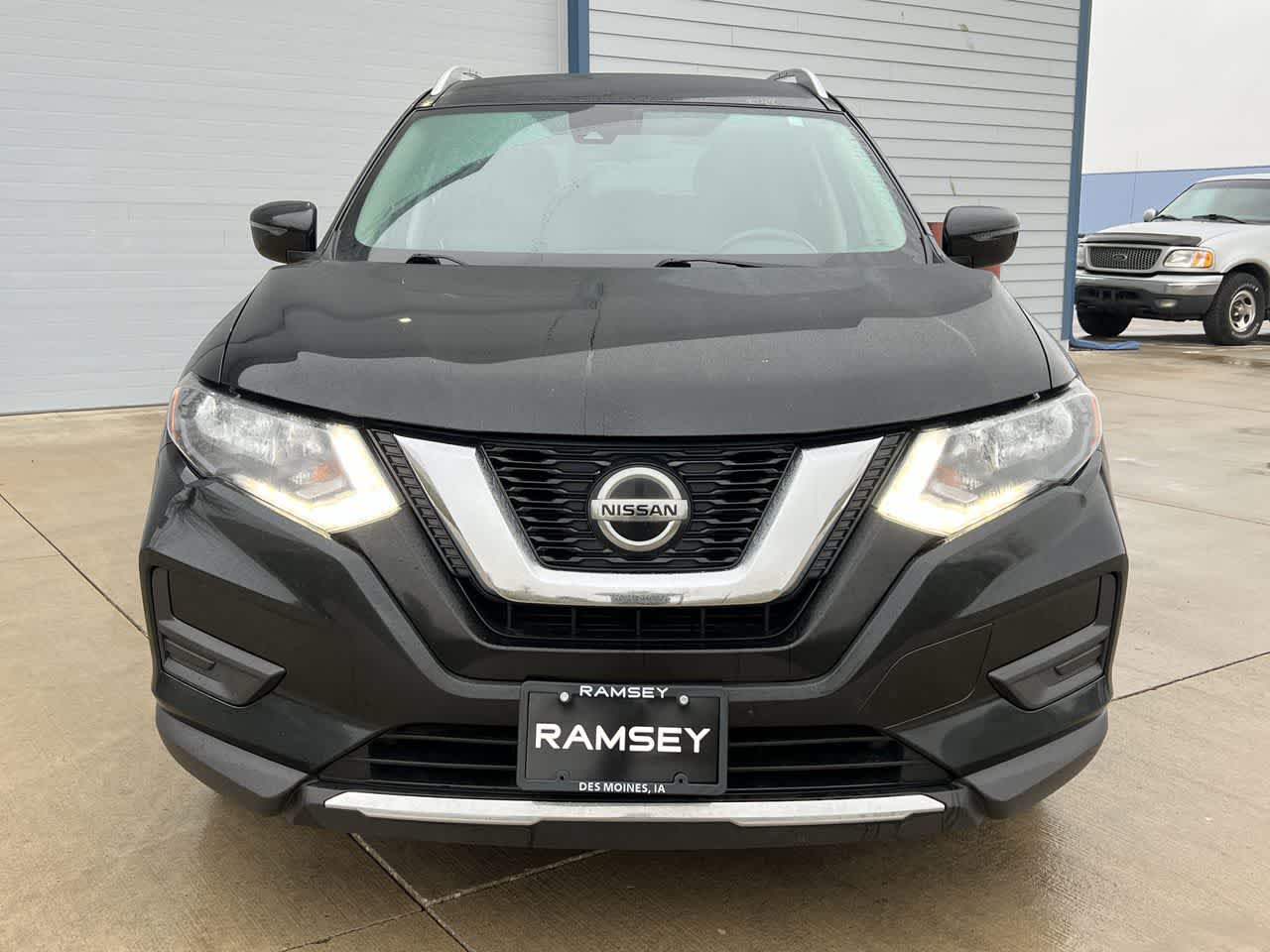 2019 Nissan Rogue SV 9