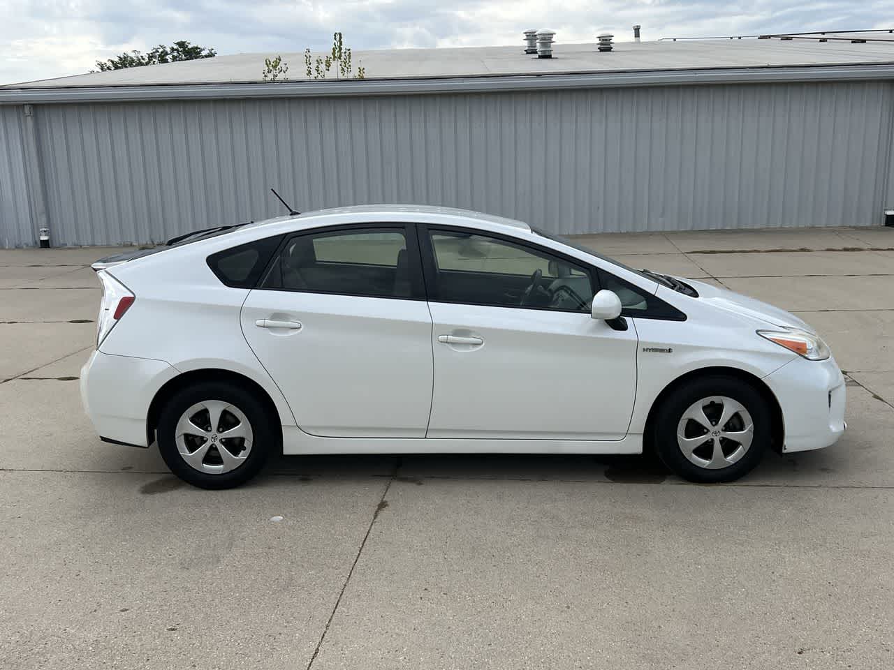 2013 Toyota Prius Two 7