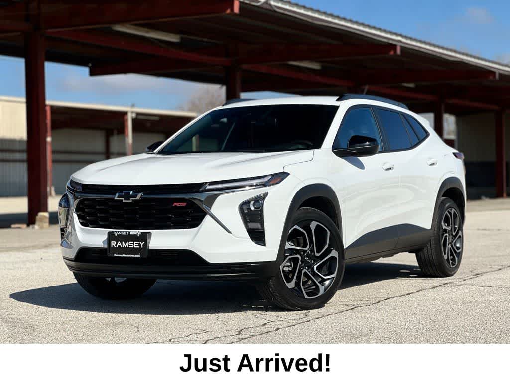 Summit White 2025 Chevrolet Trax RS with 2RS FWD SUV / Crossover Front-Wheel Drive 6-Speed Automatic