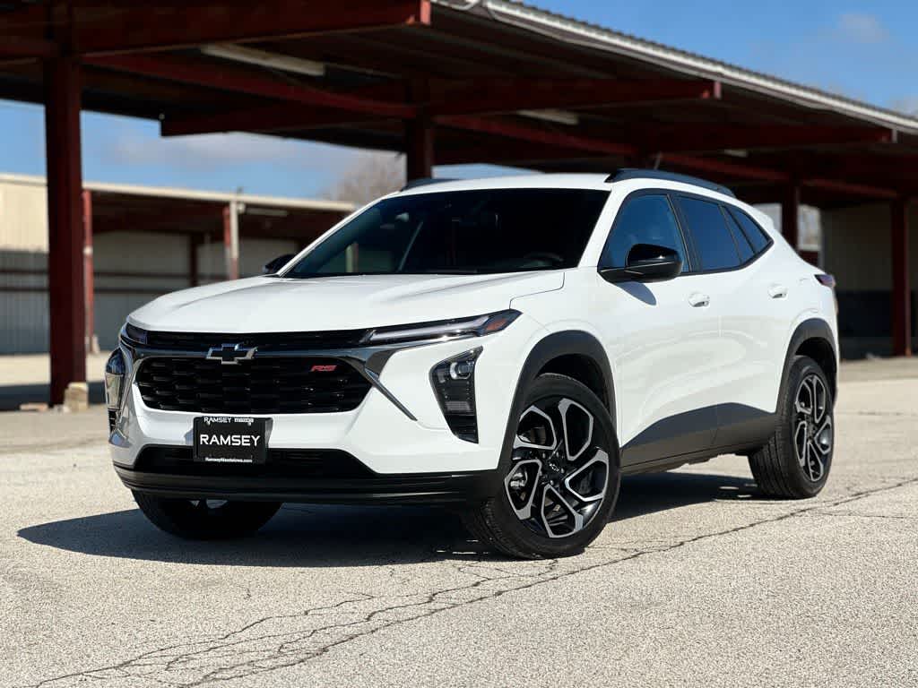 Summit White 2025 Chevrolet Trax RS with 2RS FWD SUV / Crossover Front-Wheel Drive 6-Speed Automatic