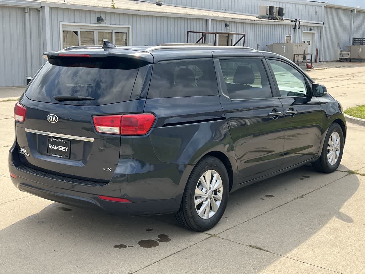 2015 Kia Sedona LX 6