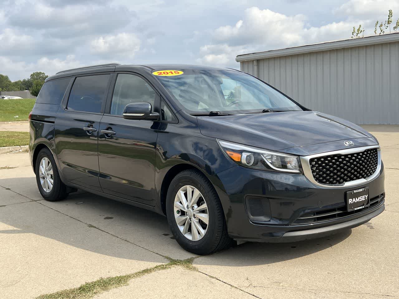 2015 Kia Sedona LX 8