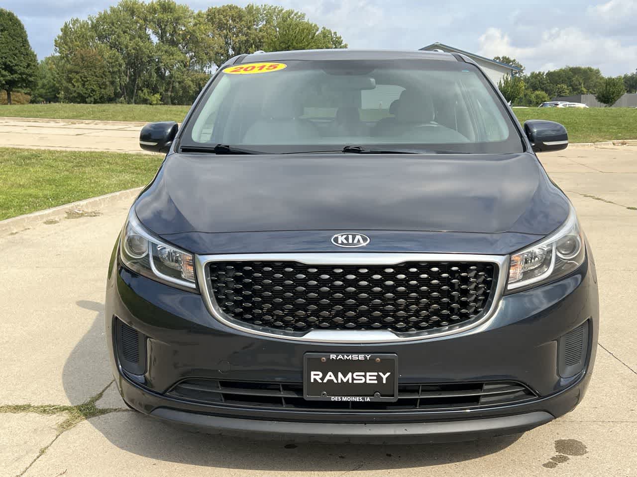 2015 Kia Sedona LX 9