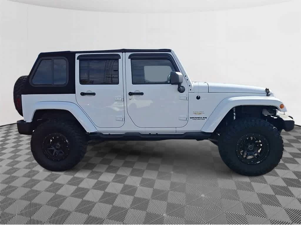 2014 Jeep Wrangler Unlimited Sahara 9