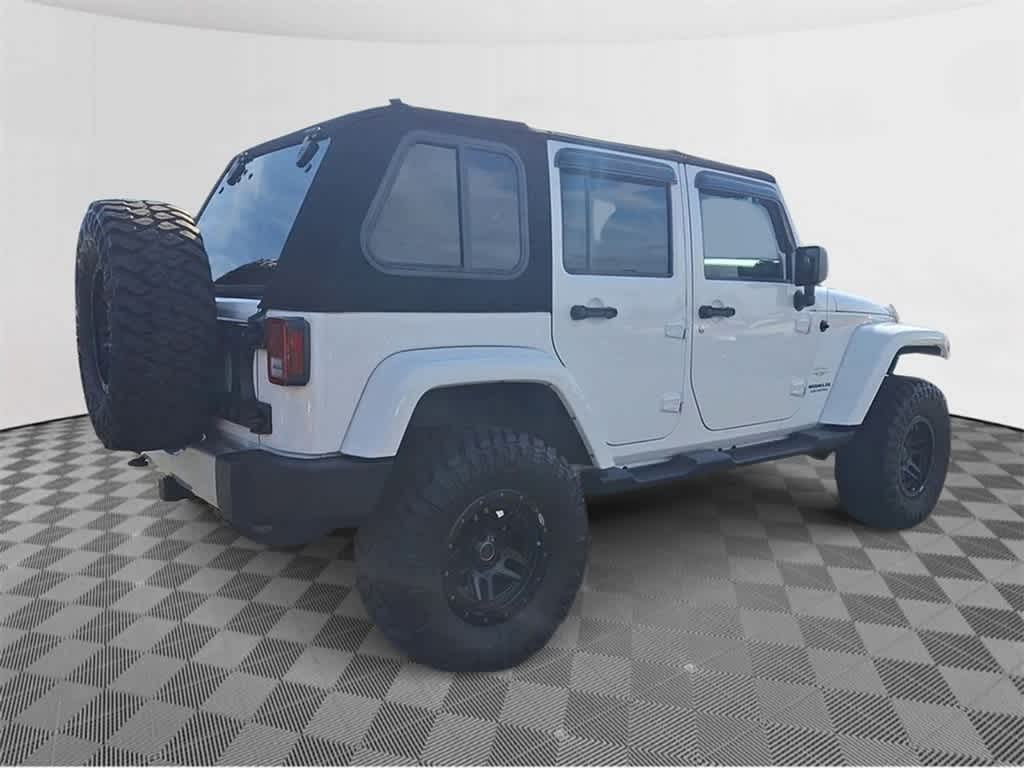 2014 Jeep Wrangler Unlimited Sahara 8