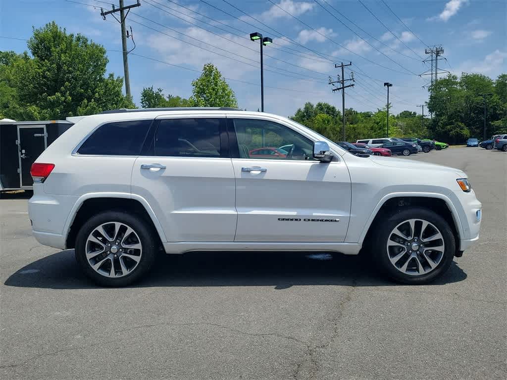 2017 Jeep Grand Cherokee Overland 22