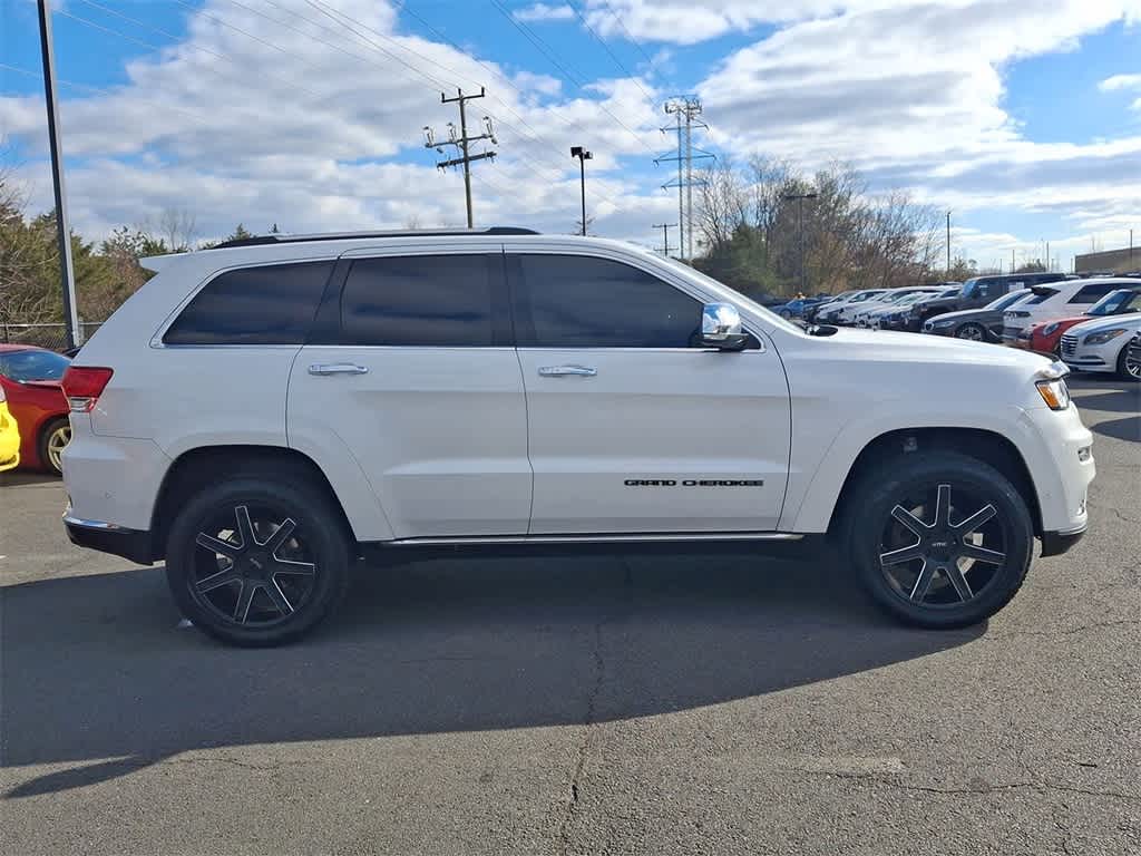 2017 Jeep Grand Cherokee Summit 24