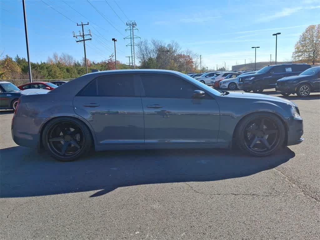 2019 Chrysler 300 Touring 24