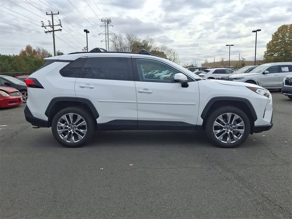 2019 Toyota RAV4 XLE Premium 24