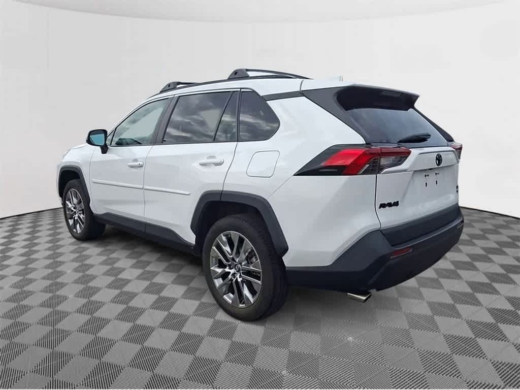 2019 Toyota RAV4 XLE Premium 6