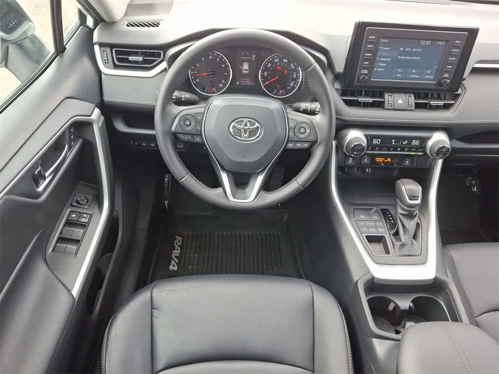 2019 Toyota RAV4 XLE Premium 21