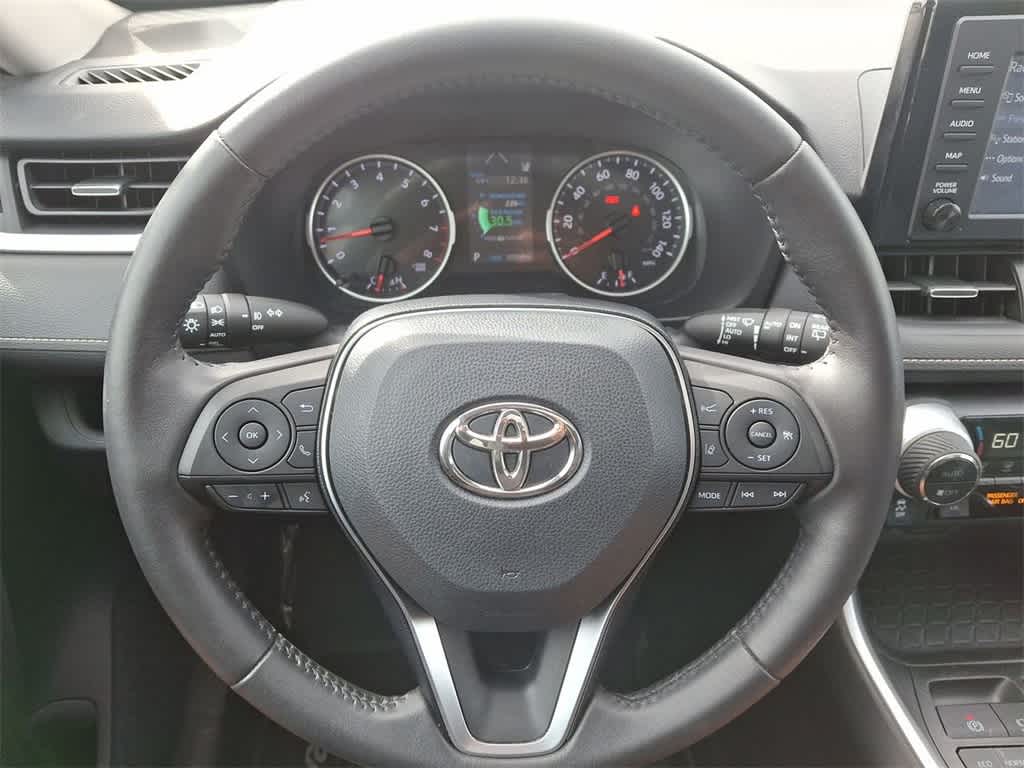 2019 Toyota RAV4 XLE Premium 16