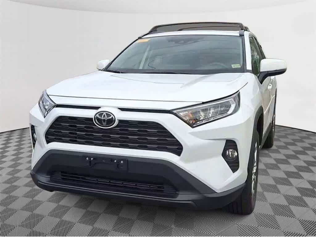 2019 Toyota RAV4 XLE Premium 3