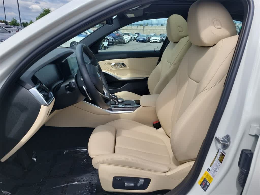 2021 BMW 3 Series 330e xDrive 11