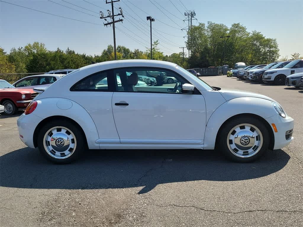 2015 Volkswagen Beetle 1.8T Classic 24