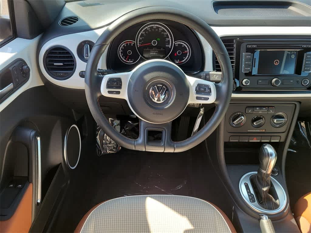 2015 Volkswagen Beetle 1.8T Classic 21