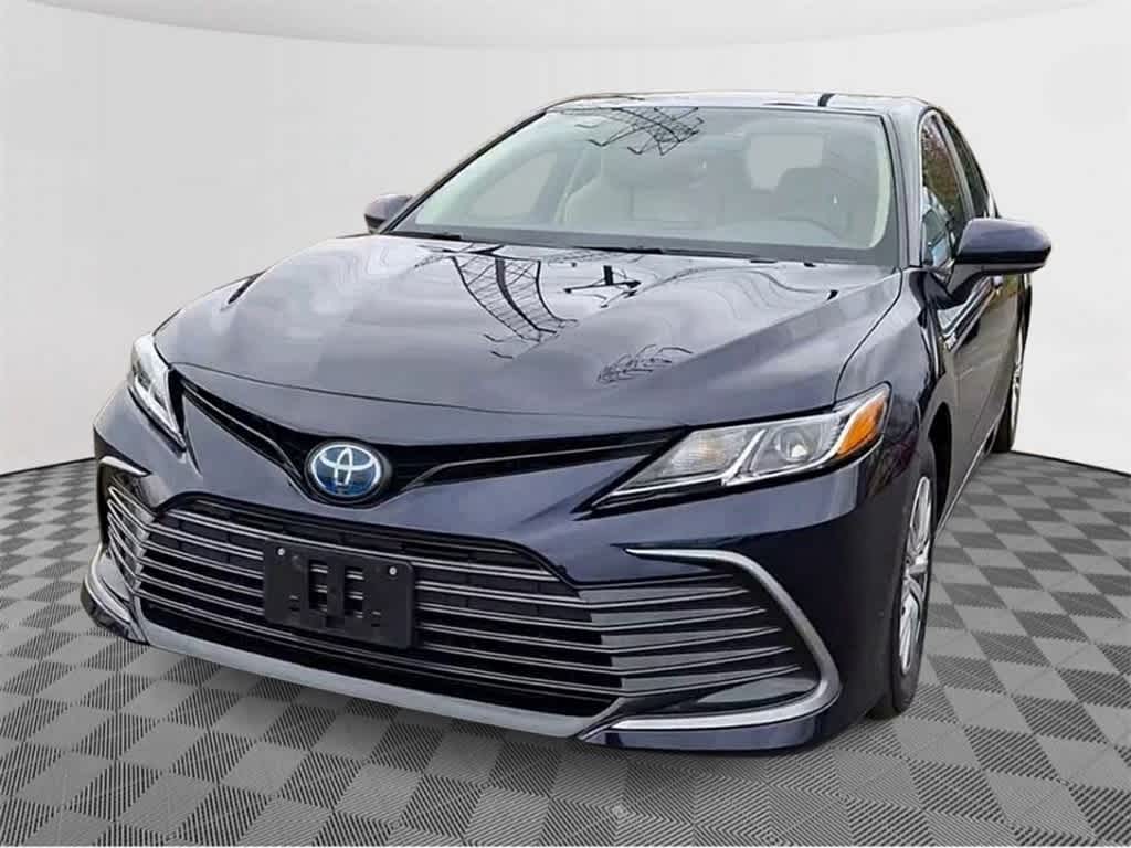 2021 Toyota Camry Hybrid LE 3