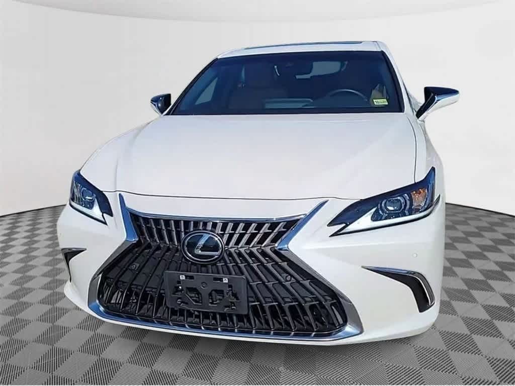 2022 Lexus ES  2